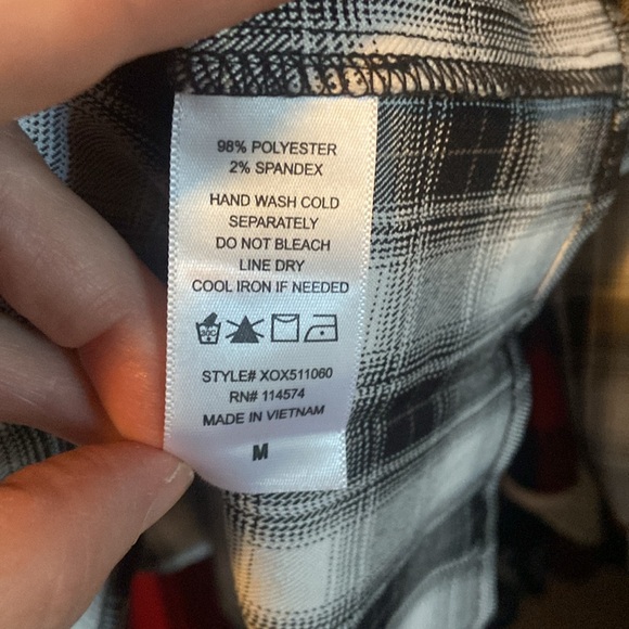 PLEIONE Black and White Peplum Blouse
Size Medium - Picture 8 of 8